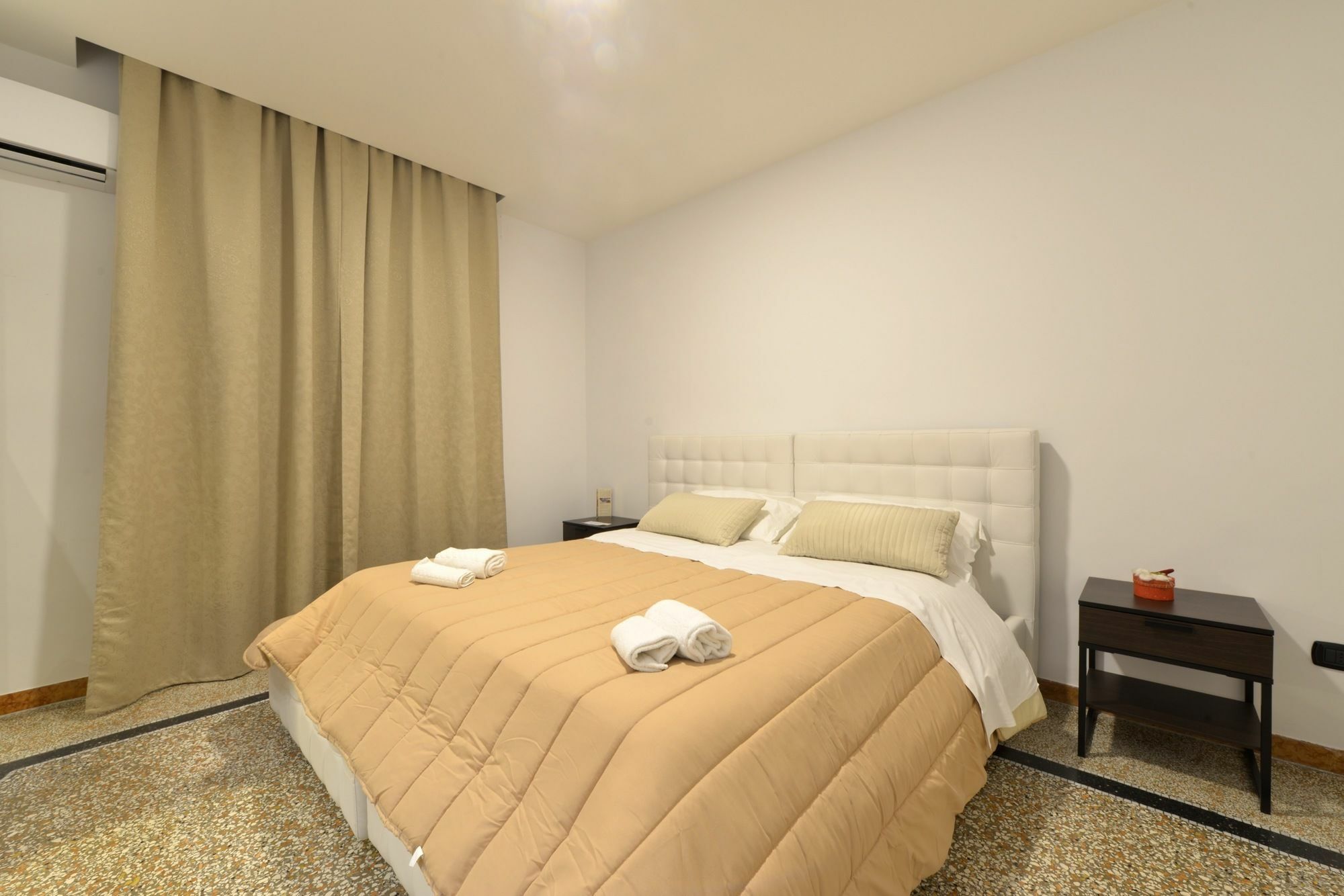 Napoli Central City 外观 照片