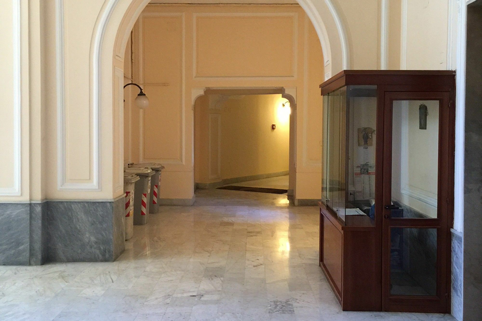Napoli Central City 外观 照片